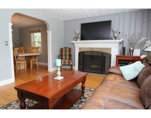 75 Robin Hood Road Stoneham, MA 02180 - Photo 12 of 27 Gallery Image 12