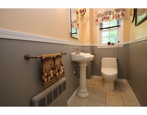 75 Robin Hood Road Stoneham, MA 02180 - Photo 14 of 27 Gallery Image 14
