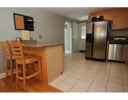75 Robin Hood Road Stoneham, MA 02180 - Photo 5 of 27 Gallery Image 5