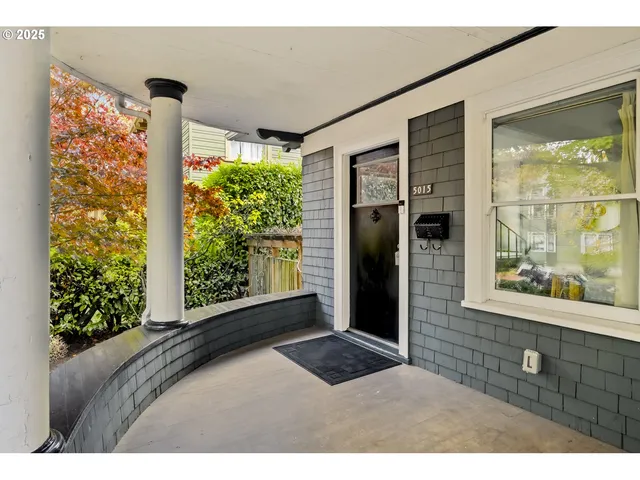 a view of an entryway