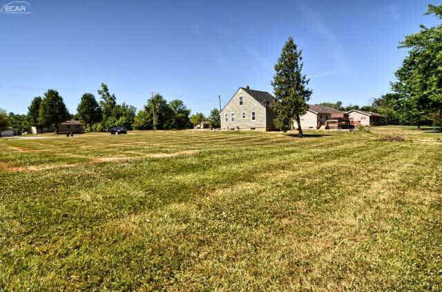 1119 Reid Road Grand Blanc, MI 48439 - Photo 21 of 23 21184526-20.JPG