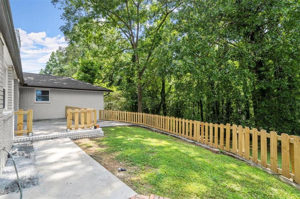 1879 King George Lane Southwest Atlanta, GA 30331 - Photo 37 of 46