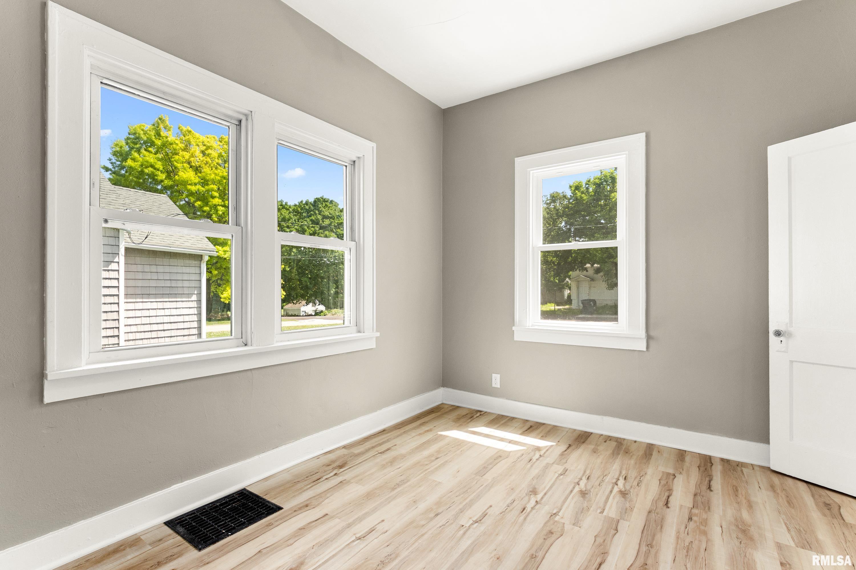 301 Reservoir Road Pekin, IL 61554 - Photo 9 of 29