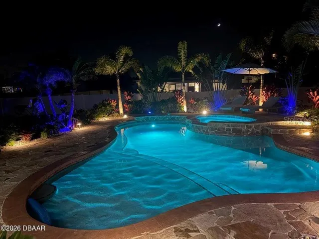 a view of a entryway of room