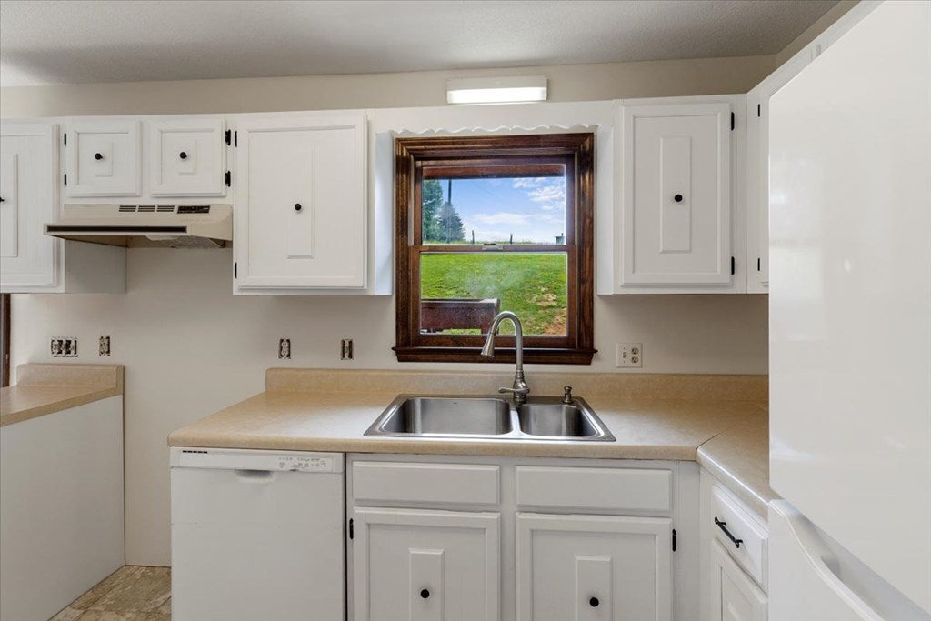 4498 Shelburne Road Radford, VA 24141 - Photo 21 of 64 Gallery Image 21