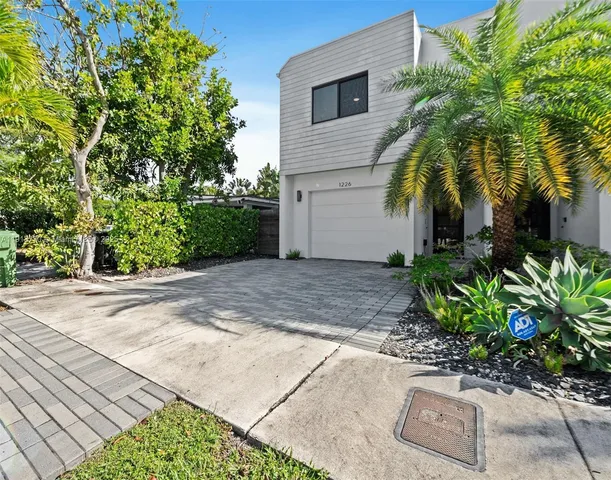 $999,000 | 1226 Northeast 11th Avenue, Fort Lauderdale, FL 33304