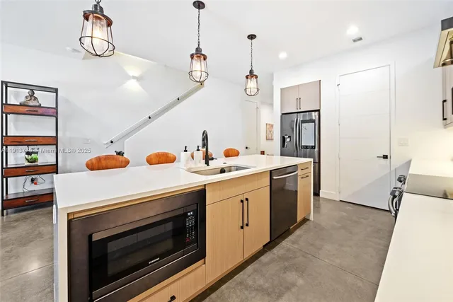 $999,000 | 1226 Northeast 11th Avenue, Fort Lauderdale, FL 33304