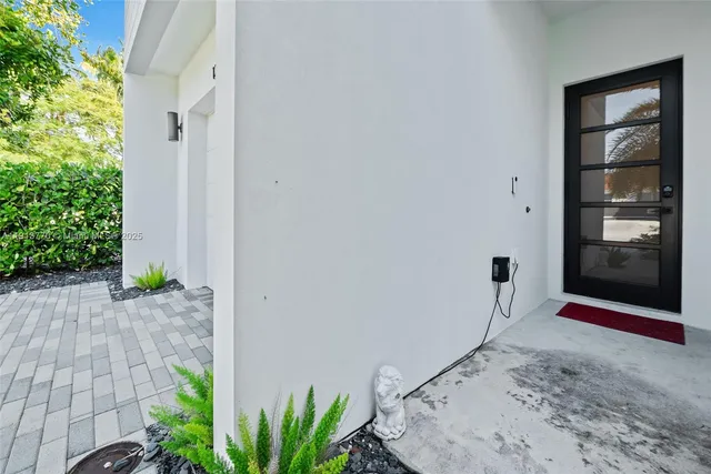 $999,000 | 1226 Northeast 11th Avenue, Fort Lauderdale, FL 33304