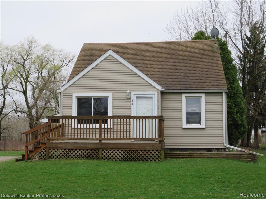 104 East Church Road Morrice, MI 48857 - Photo 17 of 20 17 104 frotn view.JPG