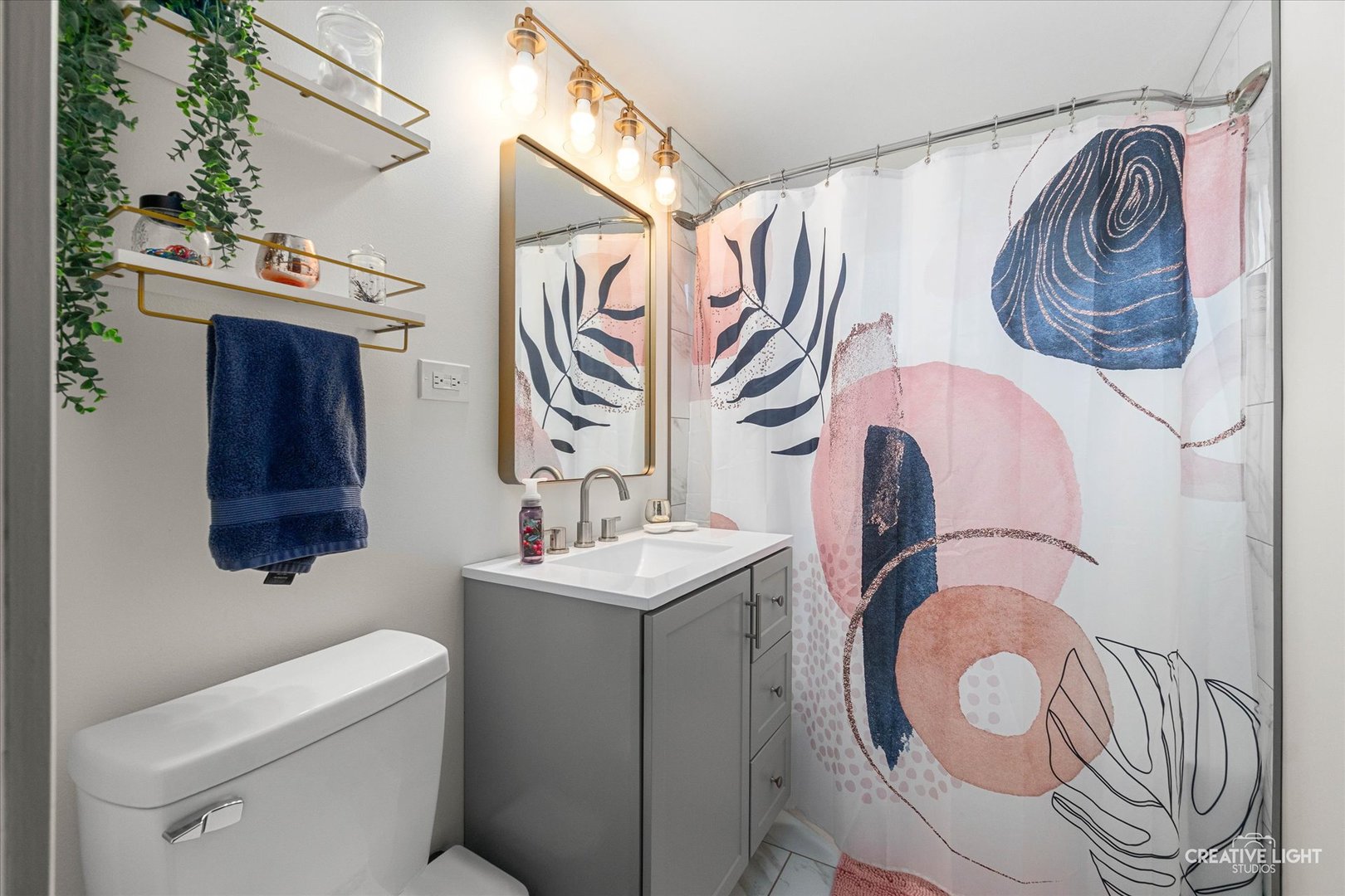 545 Gordon Drive Crete, IL 60417 - Photo 14 of 24 a bathroom with a toilet and a sink