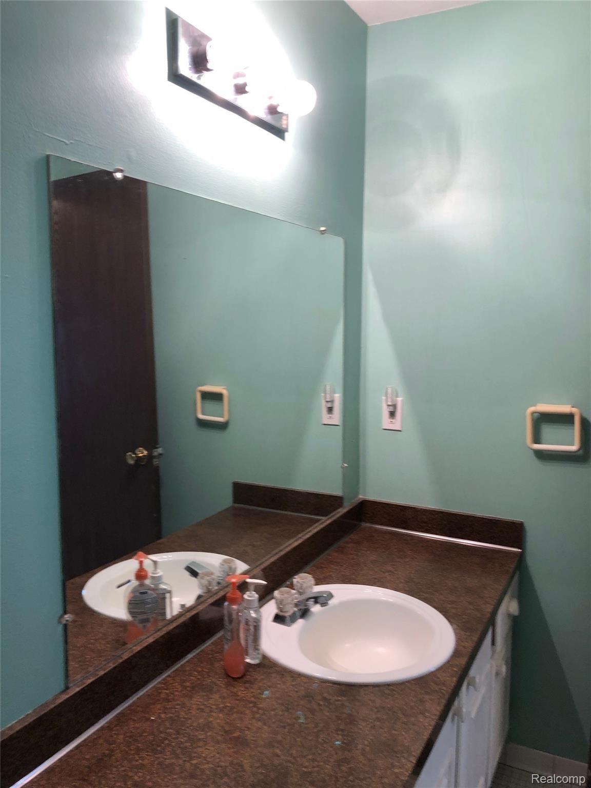 4973 East 10 Mile Road, Unit 9 Warren, MI 48091 - Photo 13 of 13 IMG_5520.jpeg