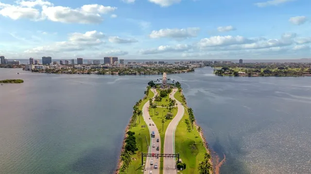 $3,400 | 11930 North Bayshore Drive, Unit 404, North Miami, FL 33181