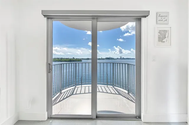 $3,400 | 11930 North Bayshore Drive, Unit 404, North Miami, FL 33181