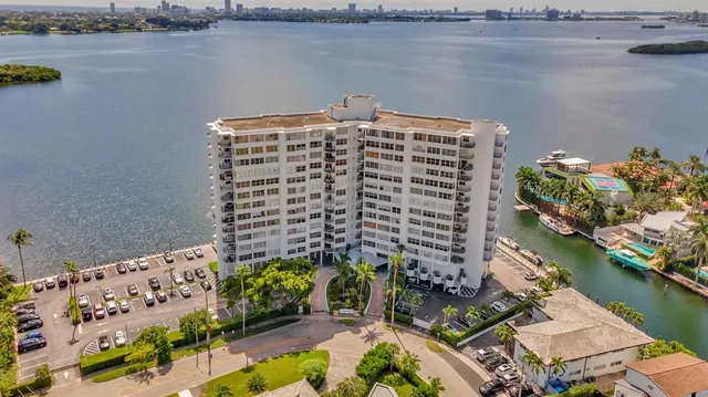 $3,400 | 11930 North Bayshore Drive, Unit 404, North Miami, FL 33181