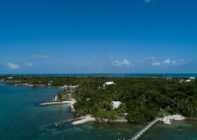 $7,900,000 | 95480-90 Overseas Highway, Key Largo, FL 33037