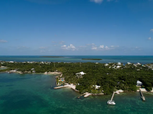 $7,900,000 | 95480-90 Overseas Highway, Key Largo, FL 33037