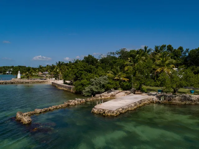 $7,900,000 | 95480-90 Overseas Highway, Key Largo, FL 33037