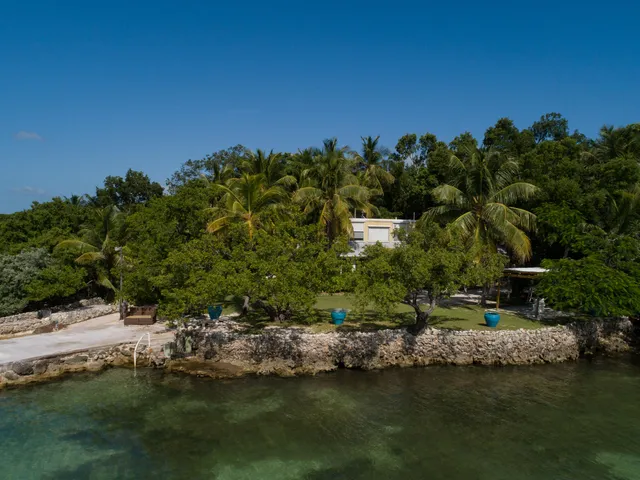 $7,900,000 | 95480-90 Overseas Highway, Key Largo, FL 33037