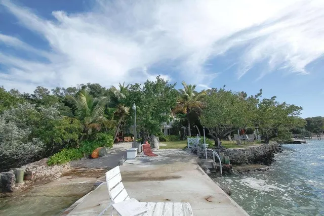 $7,900,000 | 95480-90 Overseas Highway, Key Largo, FL 33037