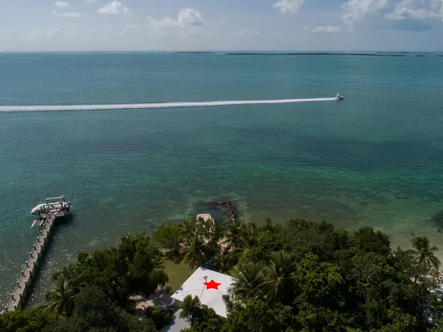 $7,900,000 | 95480-90 Overseas Highway, Key Largo, FL 33037