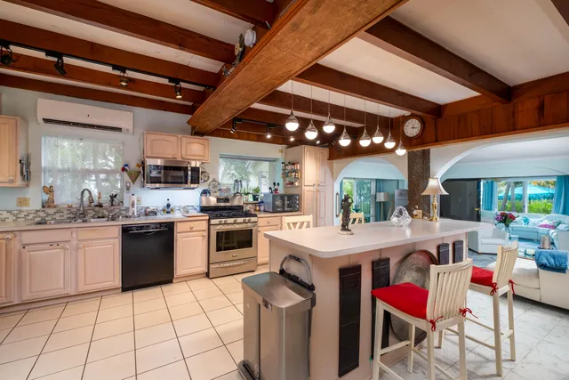 $7,900,000 | 95480-90 Overseas Highway, Key Largo, FL 33037