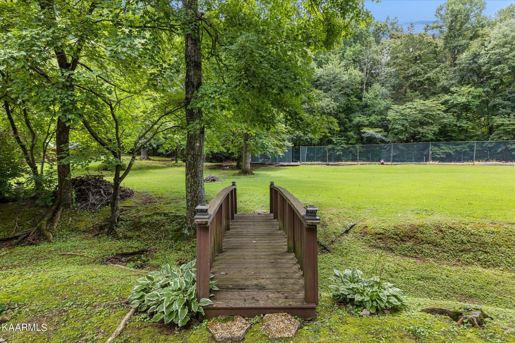3918 Meredith Road Knoxville, TN 37921 - Photo 6 of 27 06-IMG_0193