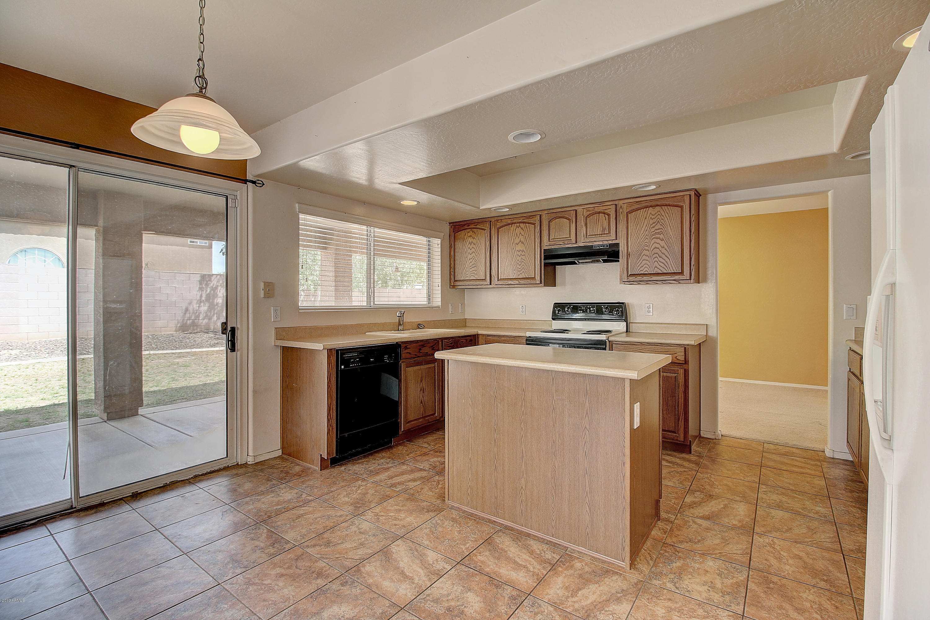 15826 West Redfield Road Surprise, AZ 85379 - Photo 16 of 36 IMG_7363_4_5_6_7