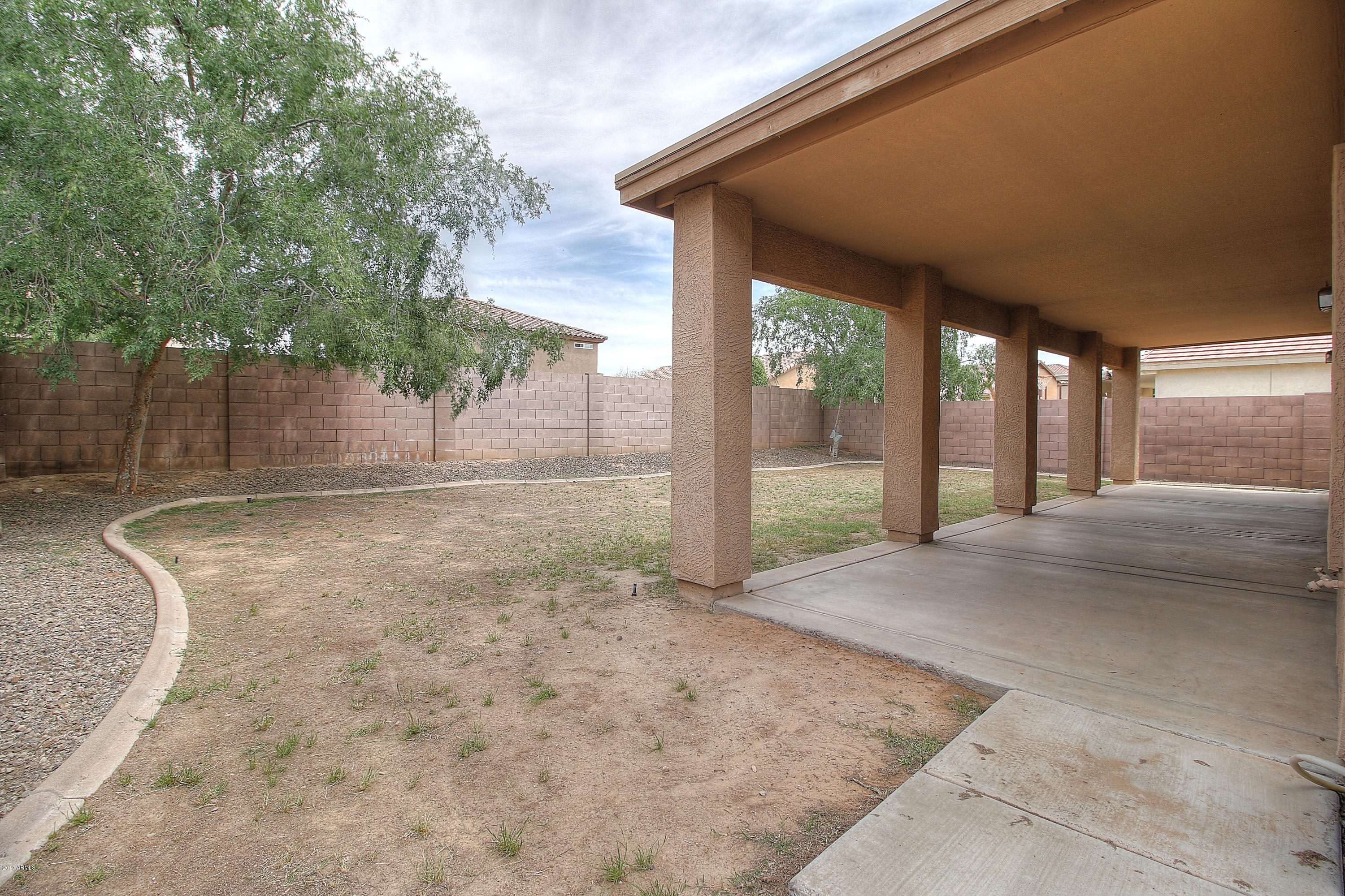 15826 West Redfield Road Surprise, AZ 85379 - Photo 5 of 36 IMG_7298_299_300_301_302