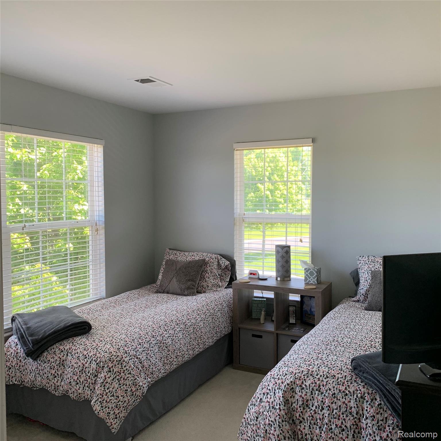 4204 Hampton Ridge Boulevard Howell, MI 48843 - Photo 17 of 22 2nd bedroom