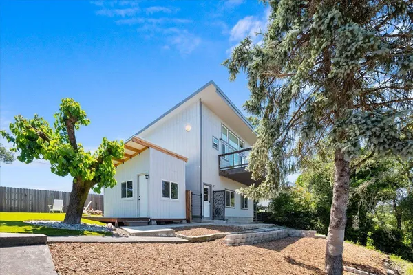 $1,695,000 | 6096 Vine Hill School Road, Sebastopol, CA 95472