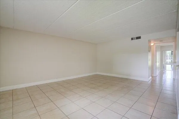 $210,000 | 1104 Meadows Circle, Boynton Beach, FL 33436