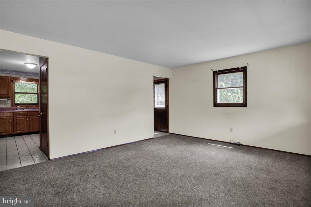 653 River Corner Road Conestoga, PA 17516 - Photo 6 of 37 Living Room View 1