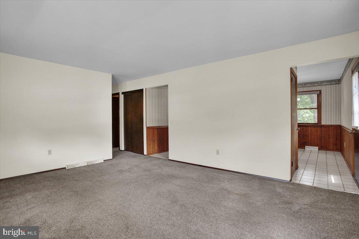 653 River Corner Road Conestoga, PA 17516 - Photo 8 of 37 Living Room View 3