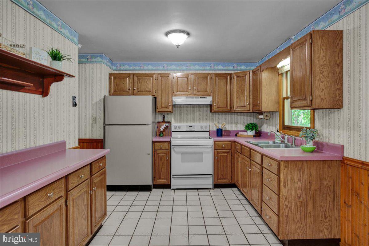 653 River Corner Road Conestoga, PA 17516 - Photo 10 of 37 Lots of cabinetry
