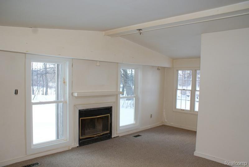 5072 Slattery Road North Branch, MI 48461 - Photo 10 of 19 DSC03528.jpg
