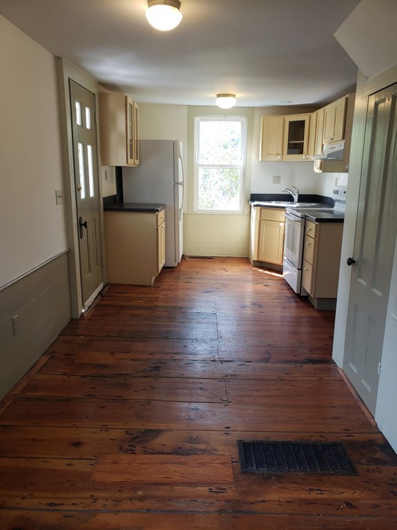 615 Riverside Drive Northampton, MA 01062 - Photo 8 of 16