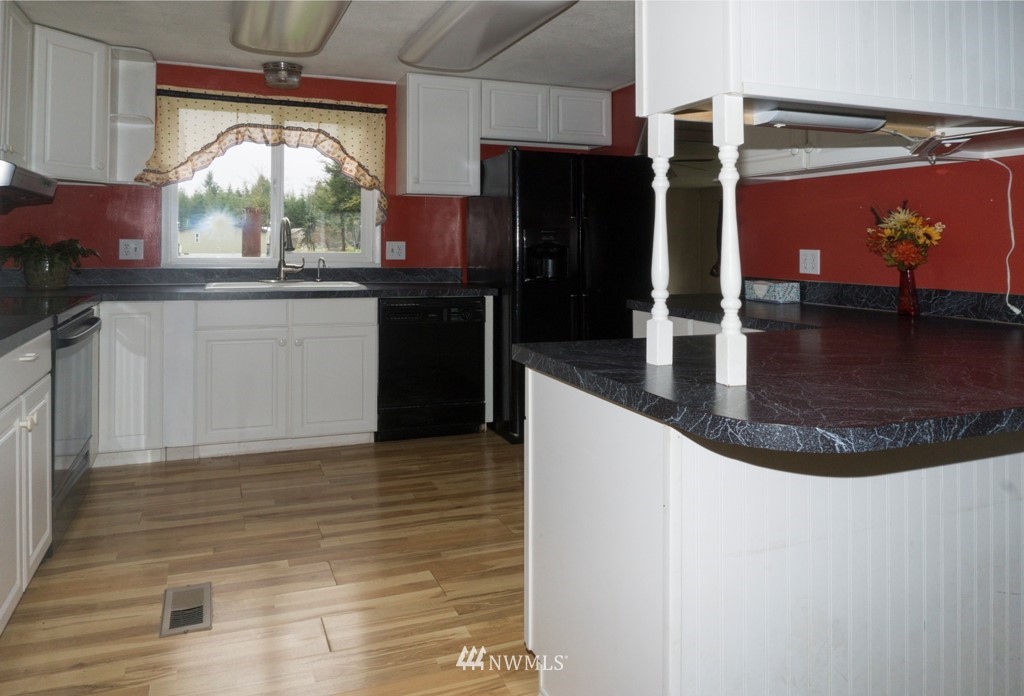 4894 Wishkah Road Aberdeen, WA 98520 - Photo 11 of 25 Gallery Image 11