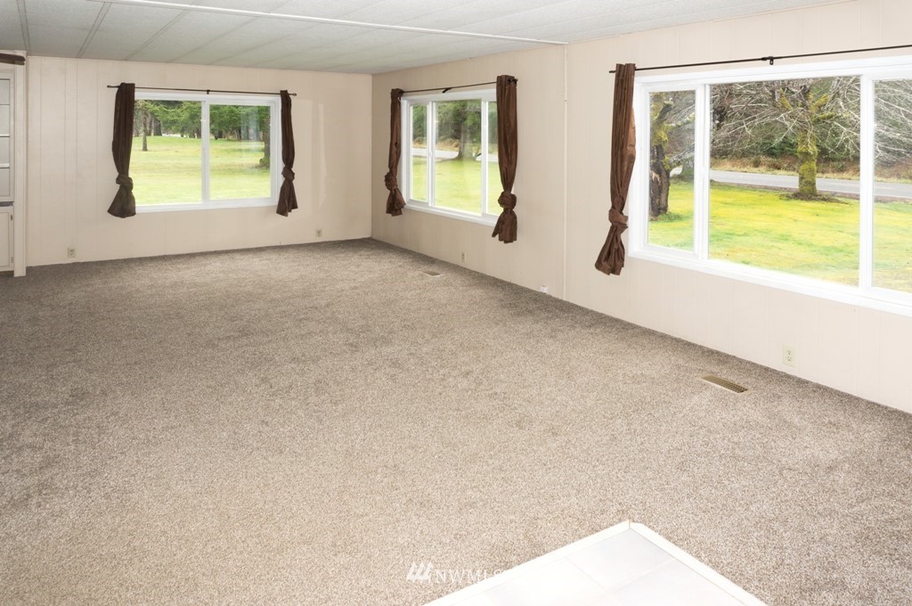 4894 Wishkah Road Aberdeen, WA 98520 - Photo 5 of 25 Gallery Image 5