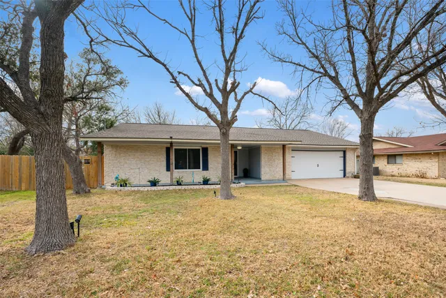 $2,000 | 117 Shady Oak Drive, Georgetown, TX 78628