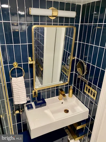 a view of walk in closet