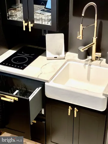 $149,000 | 1324 Locust Street, Unit 429, Philadelphia, PA 19107