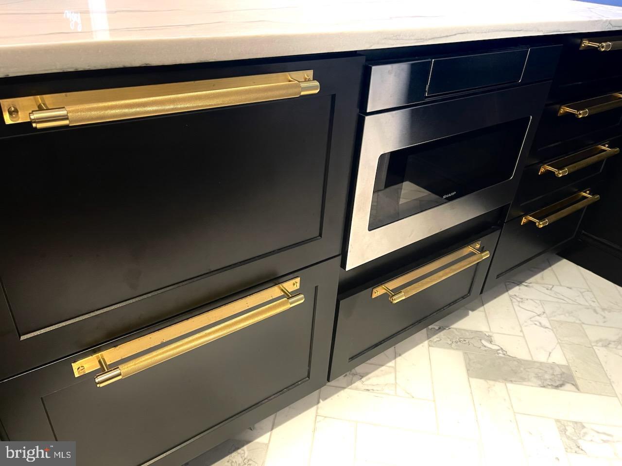 1324 Locust Street, Unit 429 Philadelphia, PA 19107 - Photo 7 of 23 a view of walk in closet