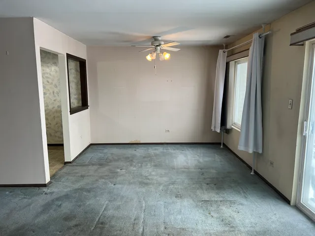 $209,000 | 2254 North Baldwin Way, Unit 7B, Palatine, IL 60074