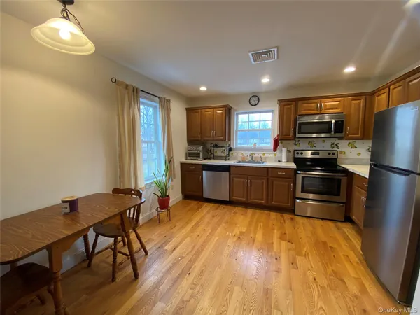 $2,100 | 27 North Main Street, Unit C, Florida, NY 10921