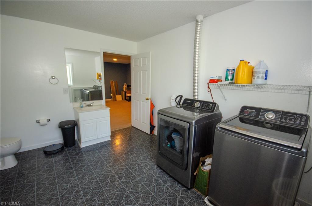 6818 Rangecrest Road Belews Creek, NC 27009 - Photo 23 of 30 Gallery Image 23