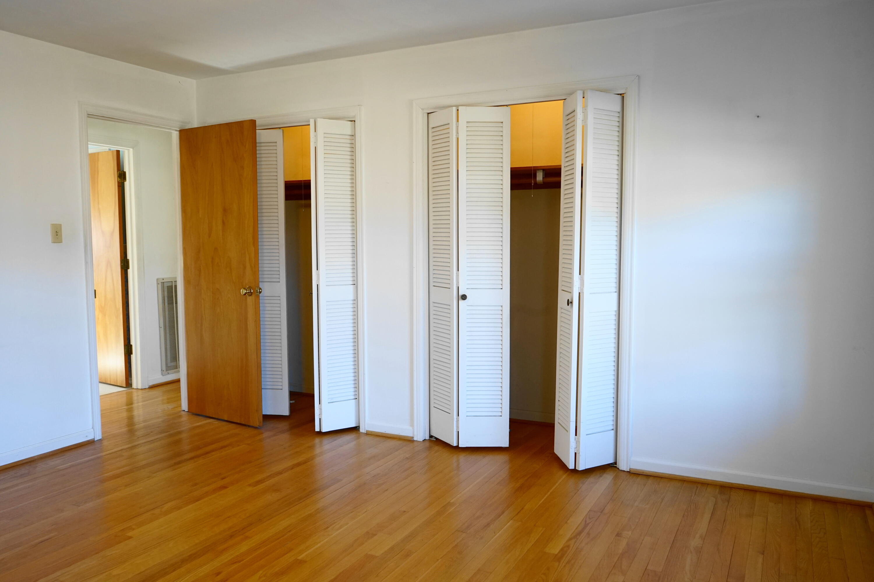 2231 Hardy Road Vinton, VA 24179 - Photo 22 of 38 an empty room with wooden floor and closet