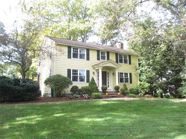 17 Honeysuckle Road Hamilton, MA 01982 - Photo 1 of 22 Gallery Image 1