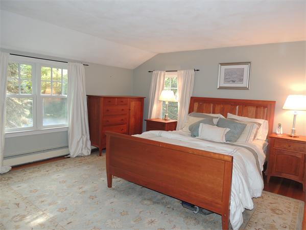 17 Honeysuckle Road Hamilton, MA 01982 - Photo 11 of 22 Gallery Image 11