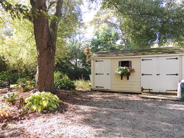 17 Honeysuckle Road Hamilton, MA 01982 - Photo 21 of 22 Gallery Image 21