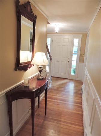 17 Honeysuckle Road Hamilton, MA 01982 - Photo 5 of 22 Gallery Image 5